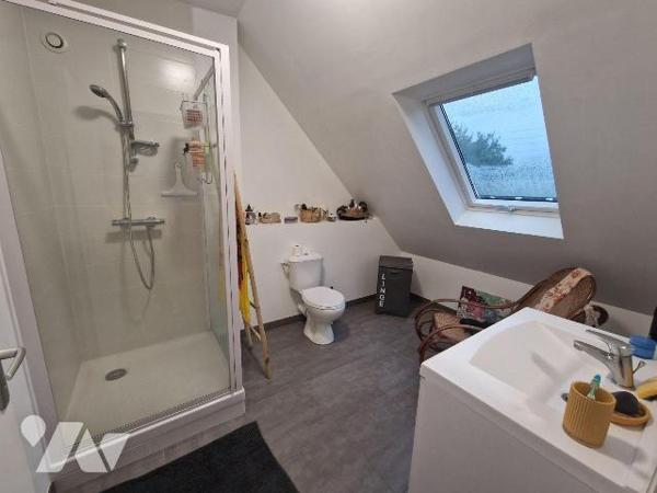 A VENDRE à QUIMPER, dans le quartier du Corniguel, charmante maison des années 60 rénovée d'une...