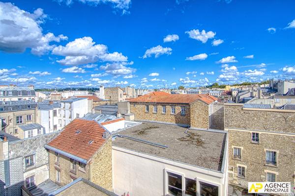 Versailles Notre-Dame Appartement 2 pièces 41m² situé au 5ème et dernier étage avec ascenseur €349 000 ** - Référence 26179