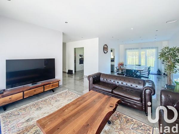 Maison 4 pièces de 136 m² à Cublac (19520)