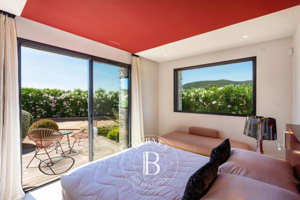 Sainte-Lucie-de-Porto-Vecchio, Villa 5 Chambres -  300 m² à vendre