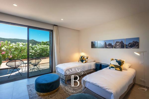 Sainte-Lucie-de-Porto-Vecchio, Villa 5 Chambres -  300 m² à vendre