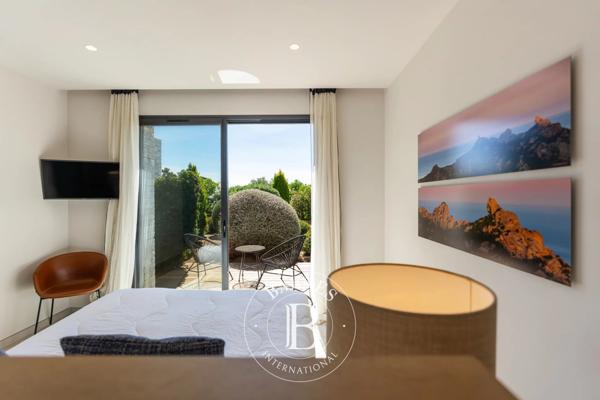 Sainte-Lucie-de-Porto-Vecchio, Villa 5 Chambres -  300 m² à vendre