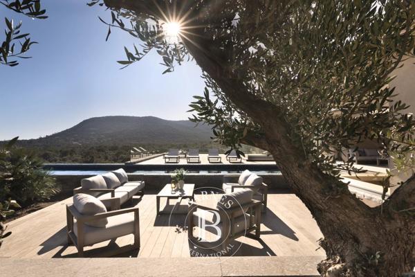 Sainte-Lucie-de-Porto-Vecchio, Villa 5 Chambres -  300 m² à vendre