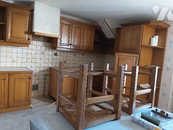 Maison de village mitoyenne avec dépendance