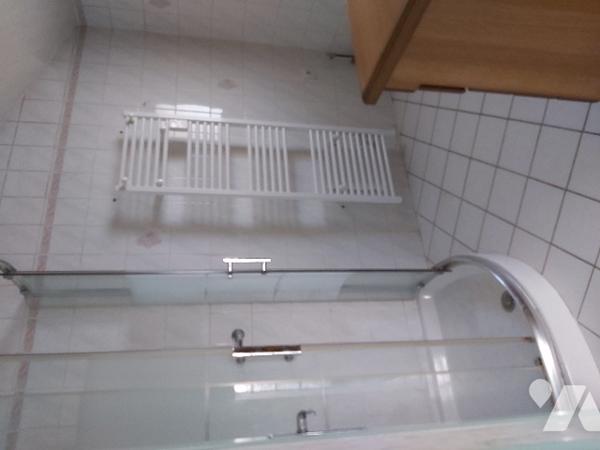 Maison de village mitoyenne avec dépendance