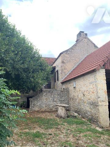 A VENDRE - A LARAMIERE (46260 - LOT) : Une maison d'habitation d'une superficie d'environ 65m² ...