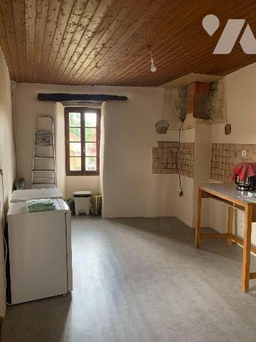 A VENDRE - A LARAMIERE (46260 - LOT) : Une maison d'habitation d'une superficie d'environ 65m² ...