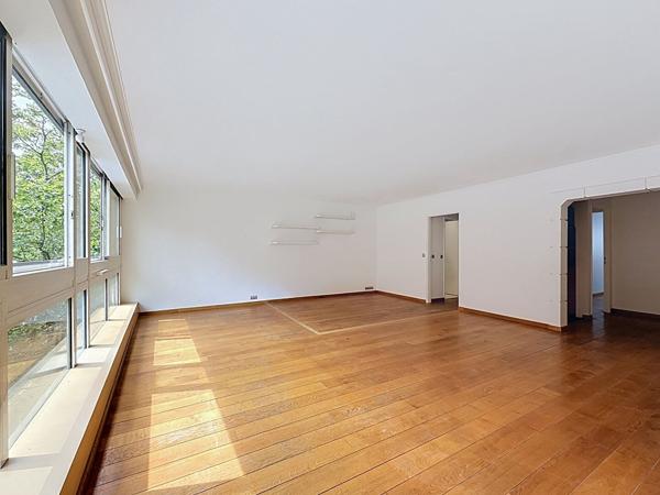 Grand trois pièces avec parking - BOULOGNE BILLANCOURT