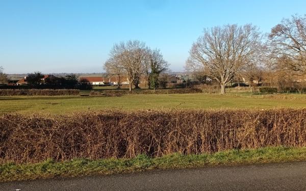 Terrain à vendre    Huriel