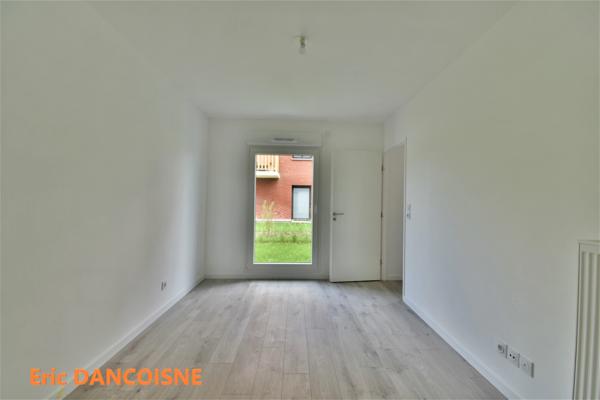 A louer T2 avec jardin, terrasse, et stationnement sécurisé