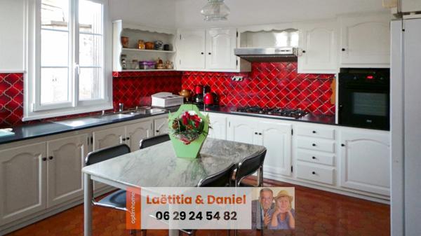 Ensemble immobilier avec maison d'habitation et 450 m² d'Atelier