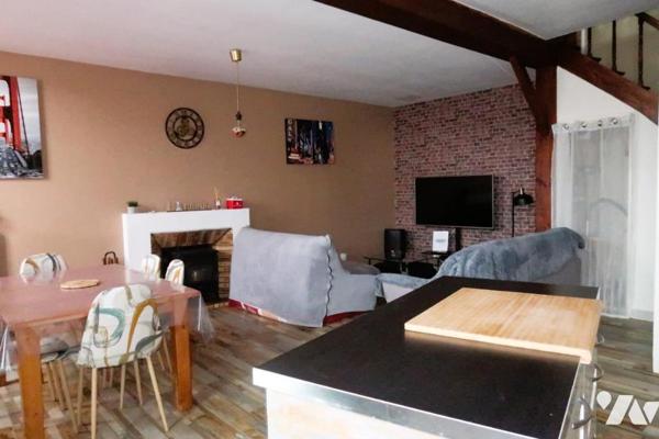 EN EXCLUSIVITE, POUZAUGES CENTRE, MAISON DE VILLE EN BON ETAT GENERAL.