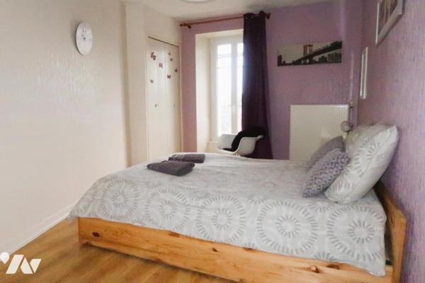 EN EXCLUSIVITE, POUZAUGES CENTRE, MAISON DE VILLE EN BON ETAT GENERAL.