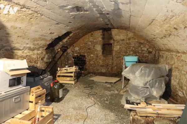 EN EXCLUSIVITE, POUZAUGES CENTRE, MAISON DE VILLE EN BON ETAT GENERAL.