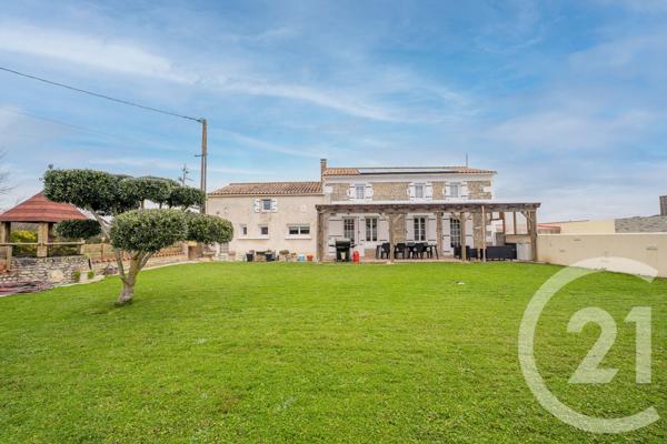 Maison à vendre  10 pièces - 170 m2 SAUJON - 17