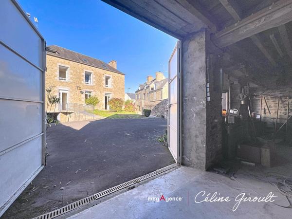 Maison à AVRANCHES, 50300 - 8 pièces 174m²