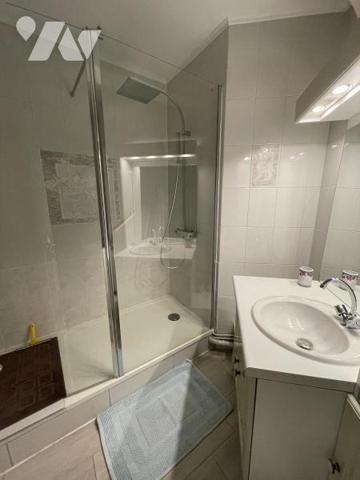 BAGNOLES DE L'ORNE, appt T2 rénové, parking et ascenseur, pour investissement locatif ou habitation 