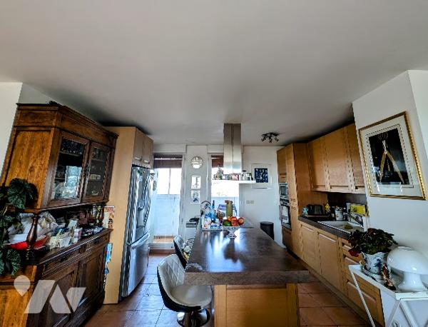 Duplex de 98 m² avec 2 terrasses de 36 m² et 2 garages double (4 places parking).