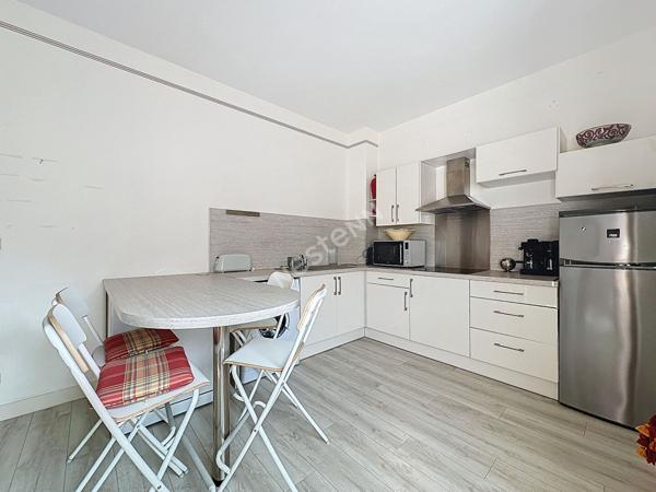 QUARTIER CATHÉDRALE, Appartement de type 2 - DERNIER ÉTAGE d'une charmante copropriété