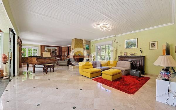 Maison à vendre    10 pièces •  Boissise-le-Roi