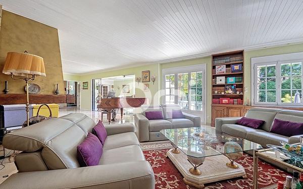 Maison à vendre    10 pièces •  Boissise-le-Roi