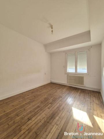 Immeuble à Lassay Les Chateaux