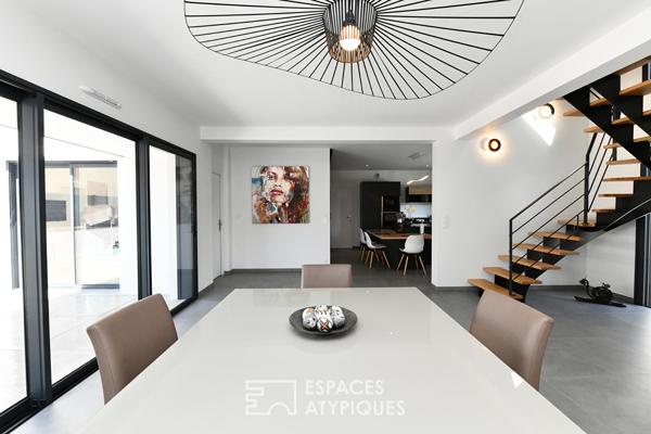 Unique à la vente – Elégante villa d’architecte aux portes de l’océan