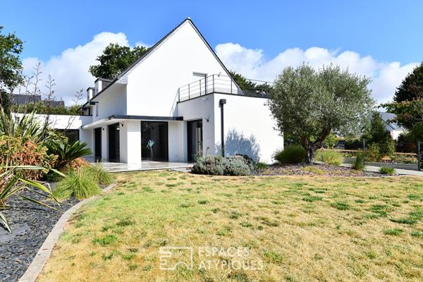 Unique à la vente – Elégante villa d’architecte aux portes de l’océan