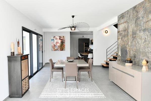Unique à la vente – Elégante villa d’architecte aux portes de l’océan