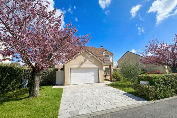 Maison Vernouillet 6 pièce(s) 120 m2 €519 000 ** - Référence 1092
