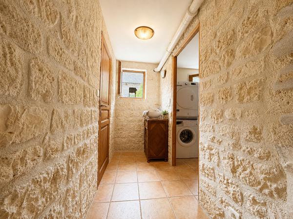 Magnifique propriété en pierres avec gîte, dépendances et potentiel équestre
