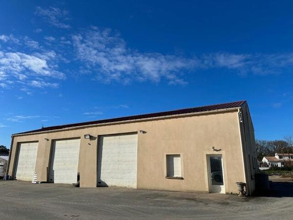 Entrepôt / local industriel Breuil Magne 240 m2