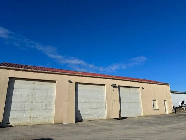 Entrepôt / local industriel Breuil Magne 240 m2