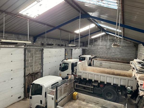 Entrepôt / local industriel Breuil Magne 240 m2