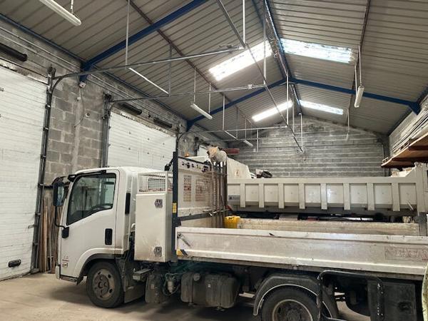 Entrepôt / local industriel Breuil Magne 240 m2