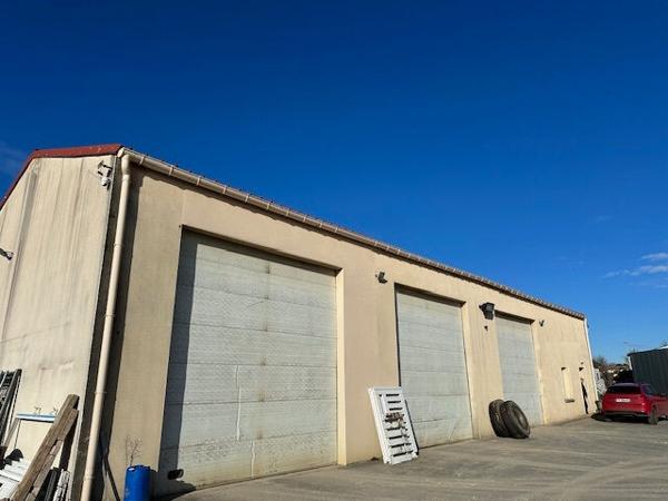 Entrepôt / local industriel Breuil Magne 240 m2