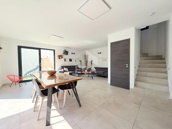 A VENDRE EN EXCLUSIVITE 13610 LE PUY SAINTE REPARADE MAISON RECENTE 4 PIECES D'ENVIRON 97M² AVEC JARDIN, PISCINE ET GARAGE