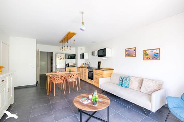 Appartement à vendre |                                       Bron |                                        4 pièces  |  75,5 m²