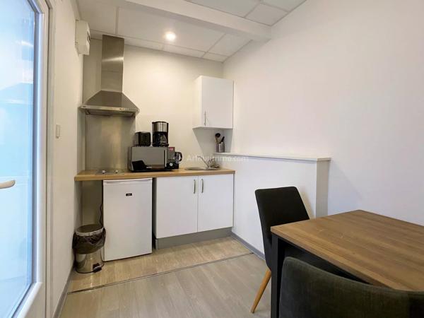 Location                                                      Studio
                        
                     1 pièces                      17 m2                     à Albi