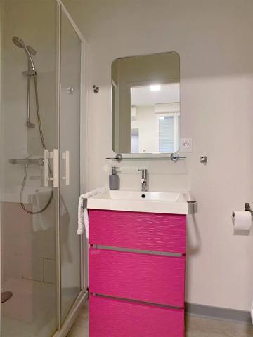 Location                                                      Studio
                        
                     1 pièces                      17 m2                     à Albi