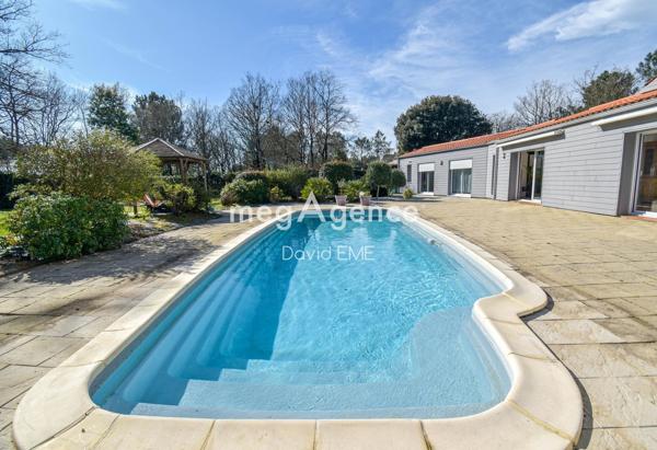 Maison à NOTRE DAME DE RIEZ, 85270 - 9 pièces 192m²