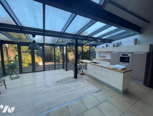 Maison atypique à 300m de l'Embarcadère de l'île aux Moines avec piscine intérieure 