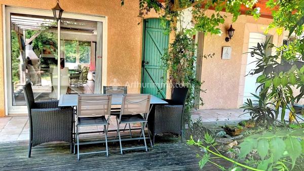 Vente                                                      Maison
                        
                     7 pièces                      156 m2                     à Castres