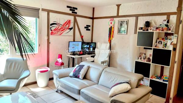Vente                                                      Maison
                        
                     7 pièces                      156 m2                     à Castres
