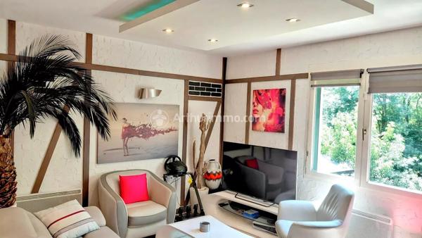 Vente                                                      Maison
                        
                     7 pièces                      156 m2                     à Castres