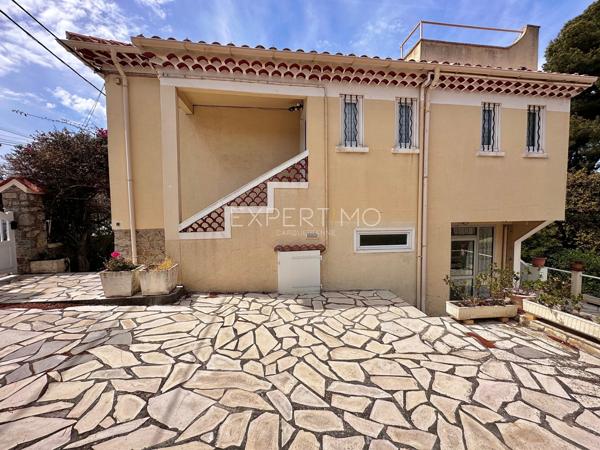 Le Pradet (83220) Maison à moins de 100m de la mer et des plages aux Oursinières