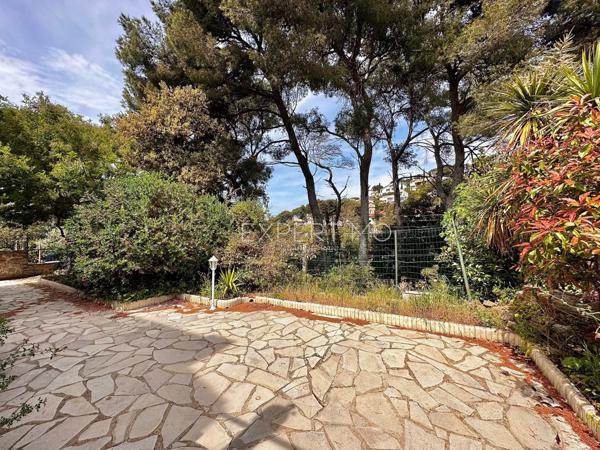 Le Pradet (83220) Maison à moins de 100m de la mer et des plages aux Oursinières