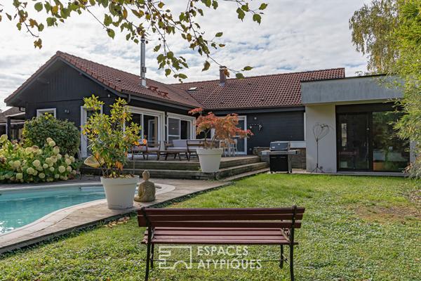 Maison familiale chaleureuse et son jardin intimiste