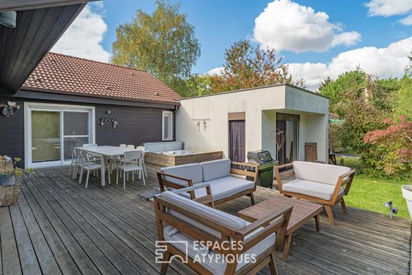 Maison familiale chaleureuse et son jardin intimiste