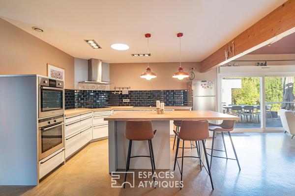 Maison familiale chaleureuse et son jardin intimiste